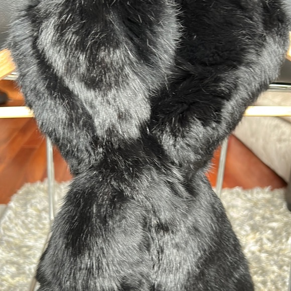 Adrienne Landau Rabbit Fur Scarf/Wrap - Picture 3 of 6